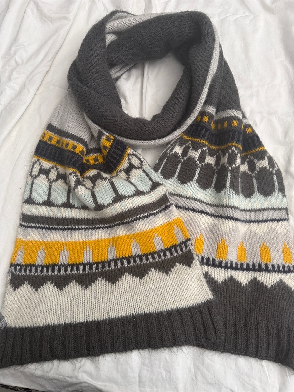 GAP Gray, White & Yellow Patterned Knit Scarf